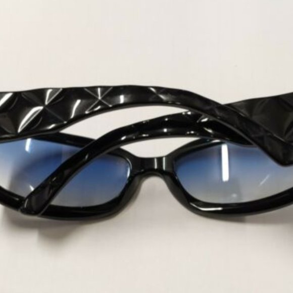 Vintage CHANEL Quilted CC Sunglasses Blue Gradient main image 5